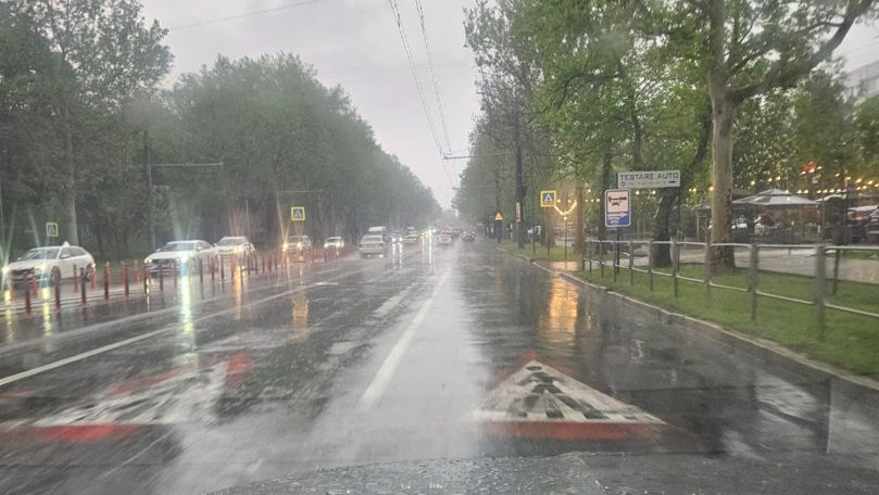 Poliția avertizează șoferii: Ploile reduc vizibilitatea și aderența carosabilului
