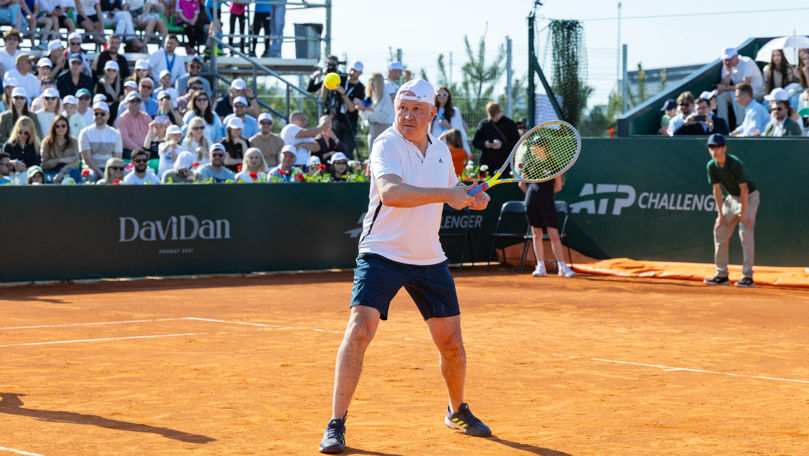 Munteanu, într-un meci cu marii campioni la inaugurarea Centrului Național de Tenis