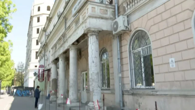 Biblioteca Municipală, în stare deplorabilă: Autoritățile nu pot ajunge la un acord