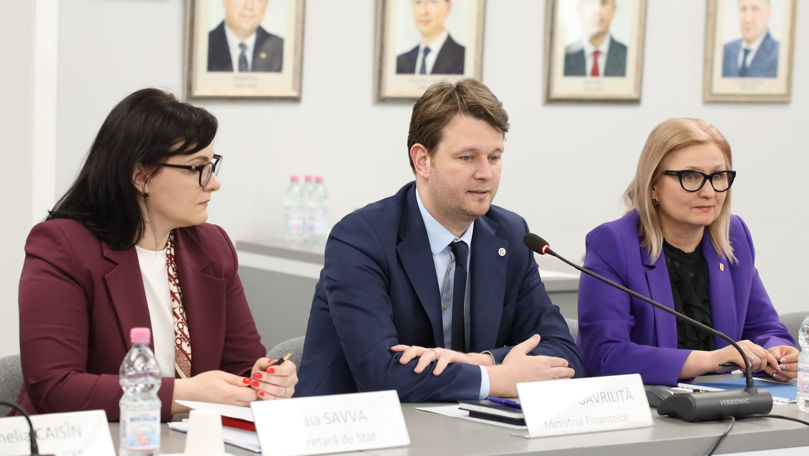 Funcționarii și agenții economici, instruiți despre prevenirea neregulilor financiare