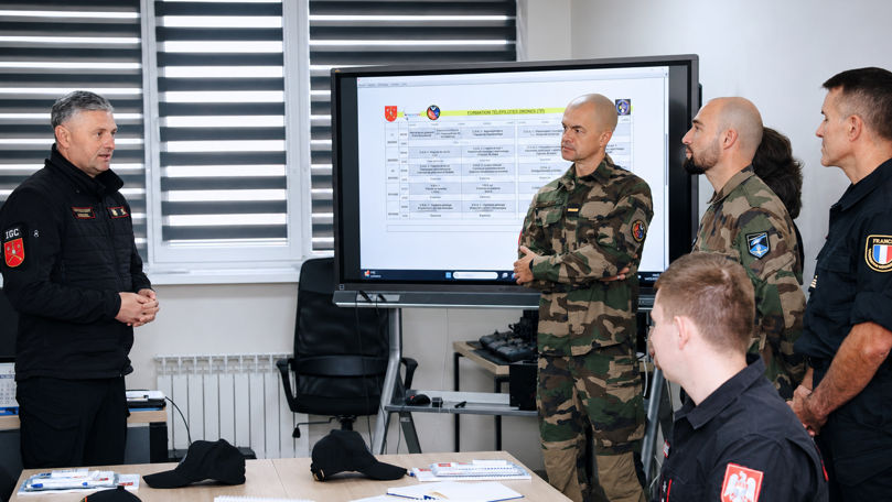 Carabinierii din Moldova, instruiți pentru operarea dronelor