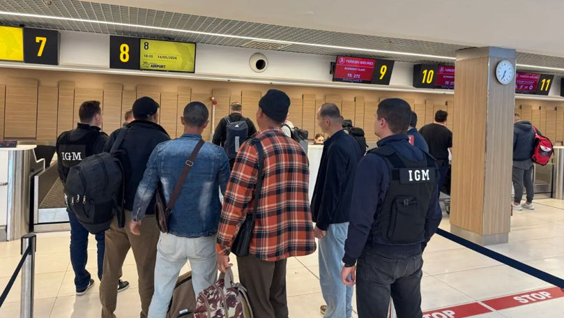 Cinci străini care au încălcat regimul de ședere, escortați la Aeroportul Chișinău