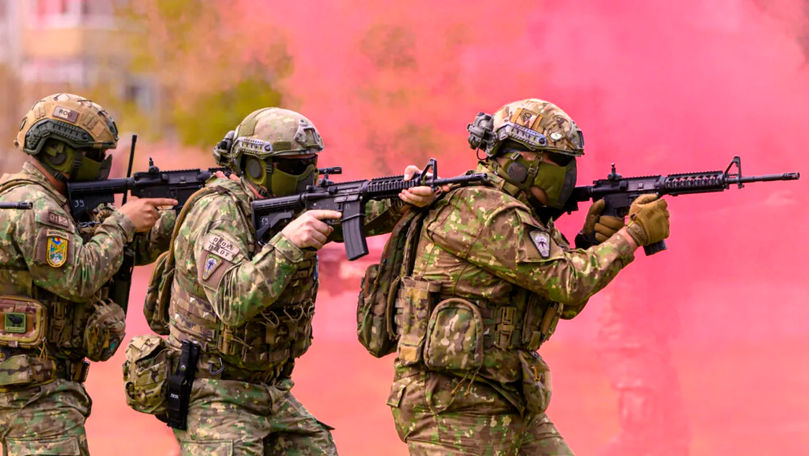 O țară din NATO și UE ar putea obliga femeile să meargă în armată