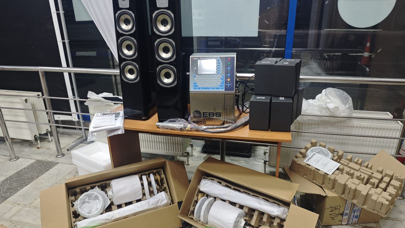 Haine, boxe audio și veselă: Bunuri nedeclarate, confiscate la postul vamal Leușeni
