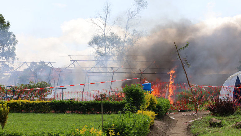Spital cu bolnavi de Ebola, incendiat în Congo de o mulțime furioasă