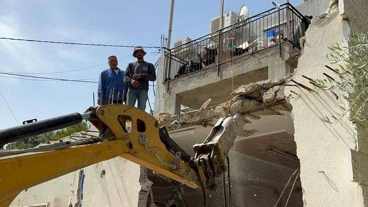 Zeci de familii palestiniene, forțate să își demoleze locuințele în Ierusalim