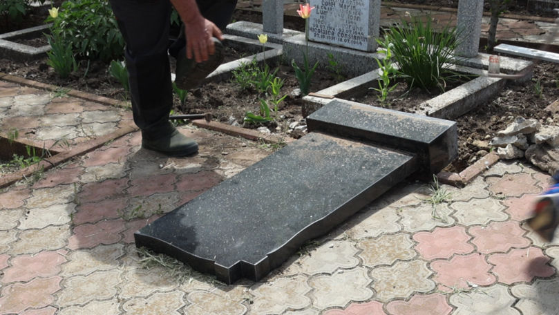 Monumentul unui erou român din Al Doilea Război Mondial, vandalizat la Feștelița