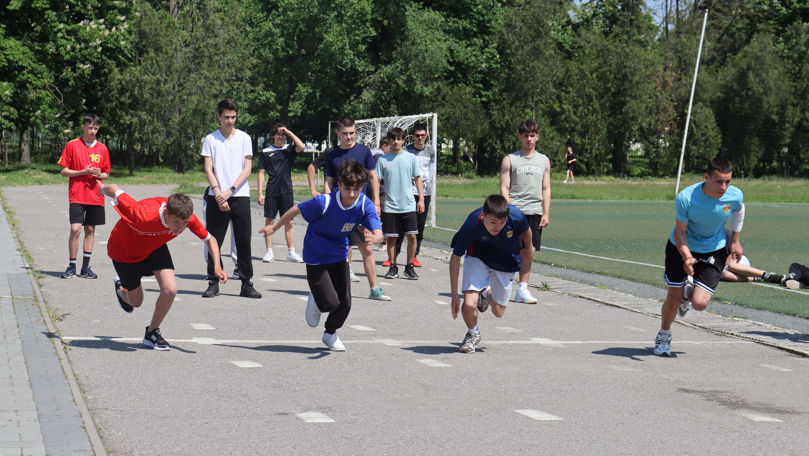Peste 300 de elevi din Cahul au participat la competiții dedicate Zilei Sportului