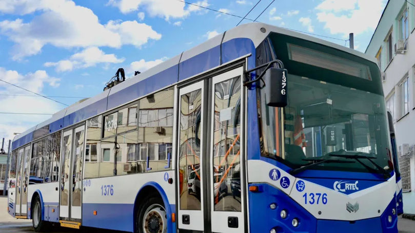 Troleibuz, autobuz sau microbuz? Cu ce au călătorit cel mai des moldovenii în 2025