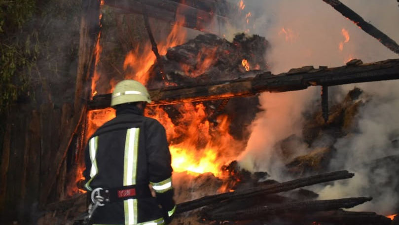 Incendiu puternic în sectorul Râșcani al Capitalei: Un restaurant, mistuit de flăcări
