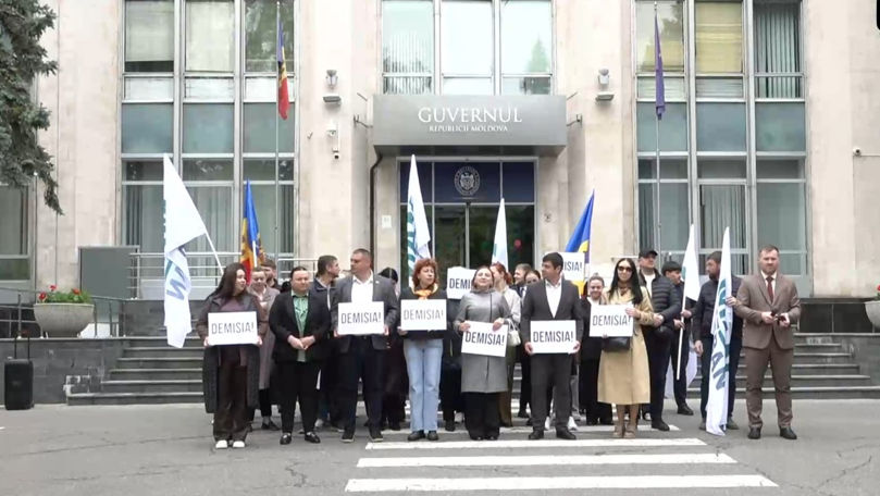 Soldații mor pe timp de pace: MAN cere demisia ministrului Apărării. Ce spune Nosatîi
