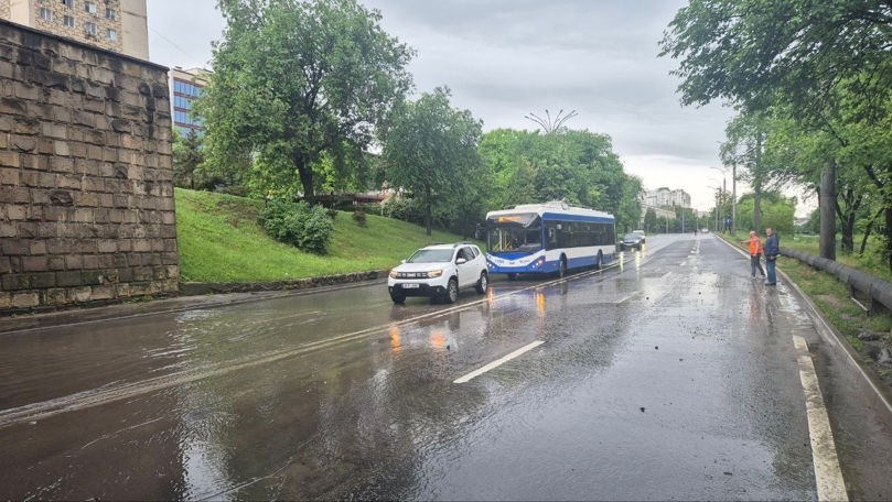 Primăria Capitalei anunță închiderea temporară a unor străzi din cauza ploilor