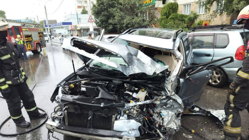 Carambol în Tiraspol: Cinci vehicule au fost avariate într-un accident