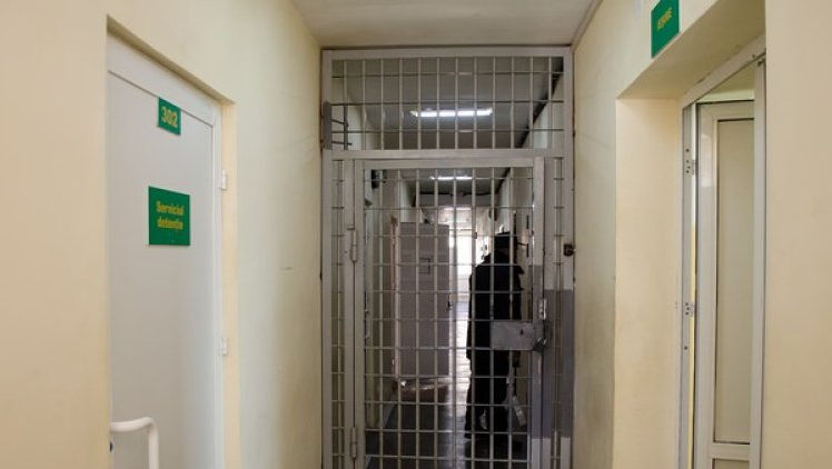 Procurorii cer arest preventiv pentru șoferul care a lovit mortal doi polițiști la Sângerei