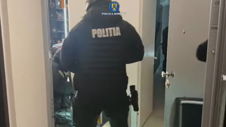 Descinderi în două orașe din România: O persoană, acuzată de proxenetism