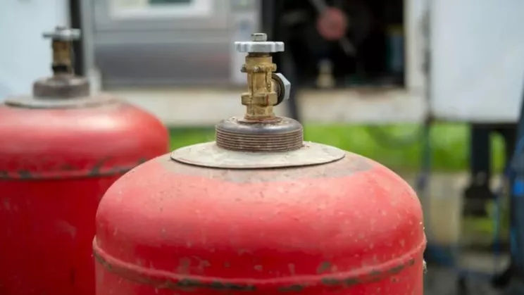 O butelie cu gaz a explodat la Băcioi: Un bărbat a murit, iar altul a suferit arsuri