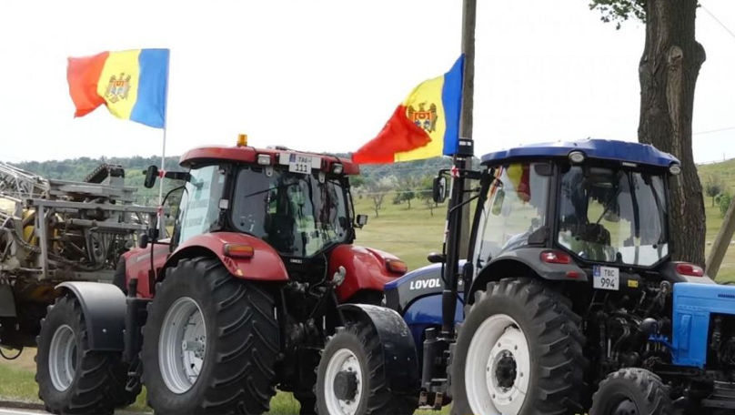 Fermierii din Fălești ies la protest cu tehnica agricolă. Revendicările acestora