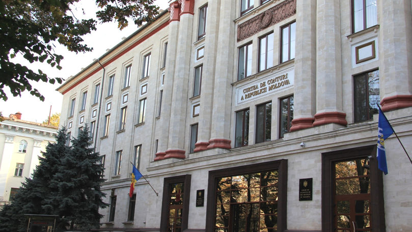 Curtea de Conturi atenționează: Moldova împrumută mult și investește puțin