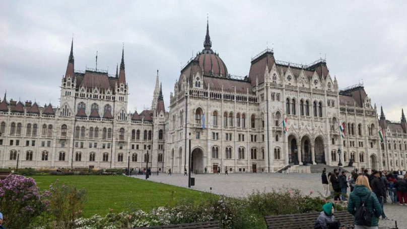 Deputații ungari au votat în unanimitate să își reducă salariile cu 40%
