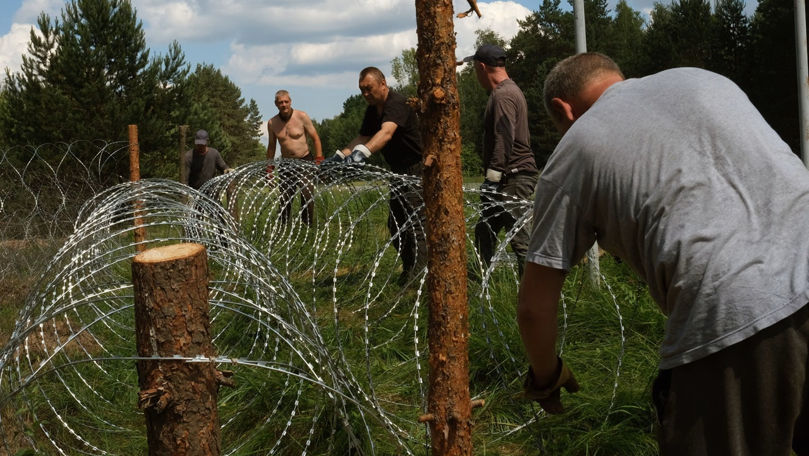 Ucraina instalează bariere antitanc și sârmă ghimpată la granița cu Belarus
