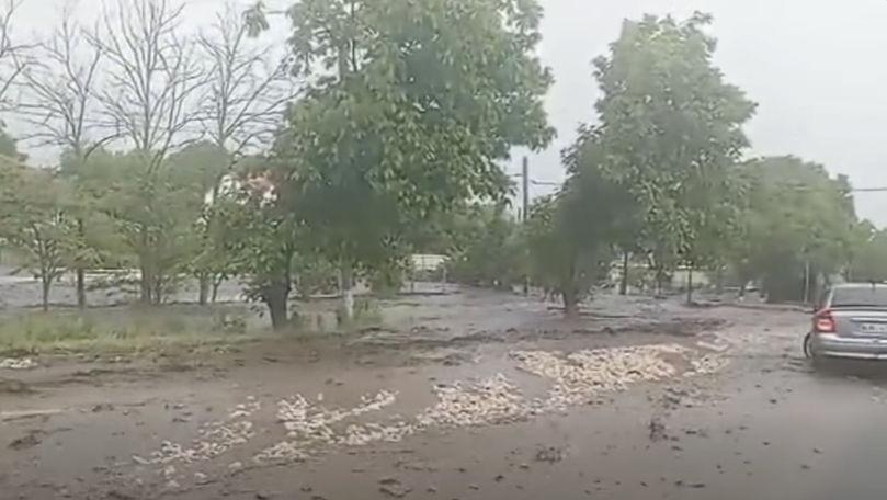 Ploaia a făcut ravagii în toată Moldova: Străzi inundate și trafic parțial blocat