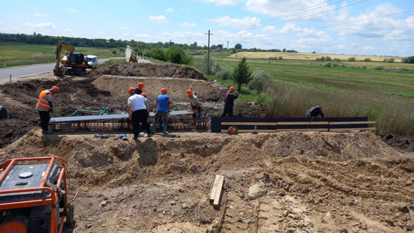 Construcția podului peste râul Lunguța avansează: La ce etapă sunt lucrările