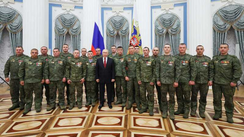 Putin afirmă că peste 700.000 de soldați ruși luptă în Ucraina