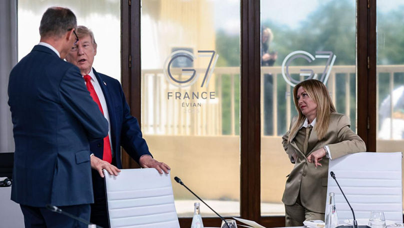 Scandal uriaş după ce Trump a spus că a făcut o fotografie „din milă” cu Meloni