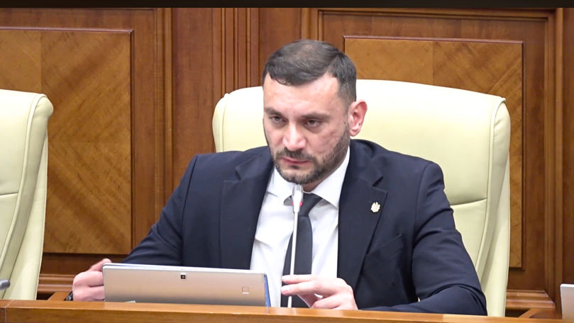 Un deputat critică înființarea registrului mass-media: Creează un risc de influență