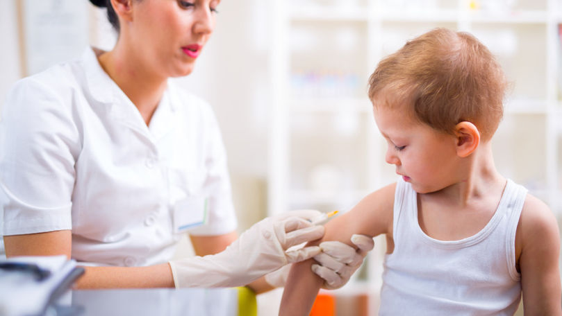 Peste 330 de copii din Moldova, vaccinați împotriva meningitei în luna mai
