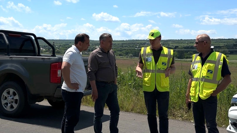 Neconformități pe șantierul unui drum din Nisporeni: Antreprenorul, sancționat