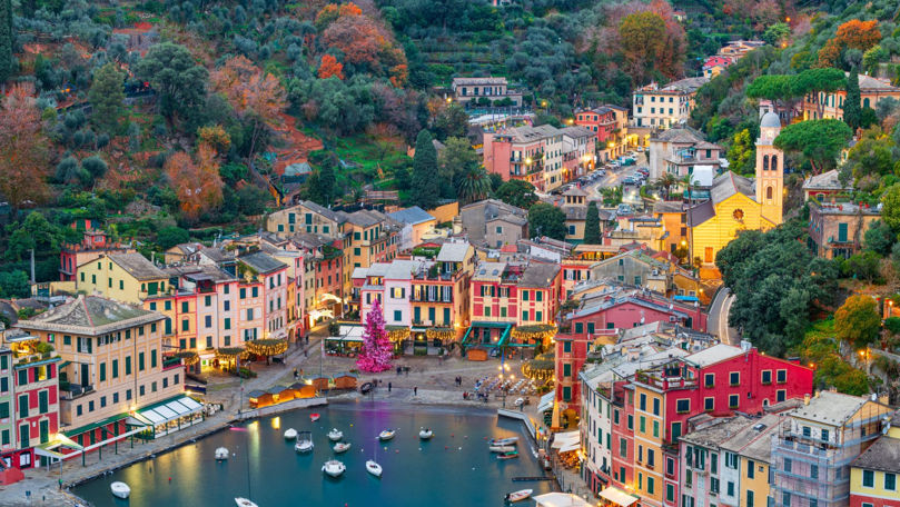 Turiștii care stau prea mult la fotografii riscă amenzi în Portofino
