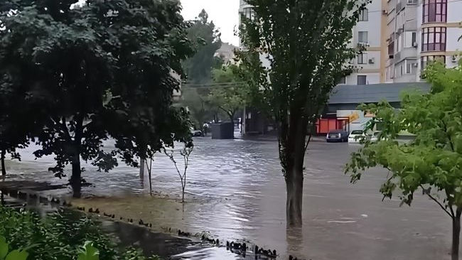 Ploile puternice au inundat Odesa: Orașul a rămas fără energie electrică