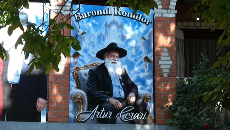 Comunitatea romă își ia rămas bun de la Artur Cerari. Imagini de la priveghi
