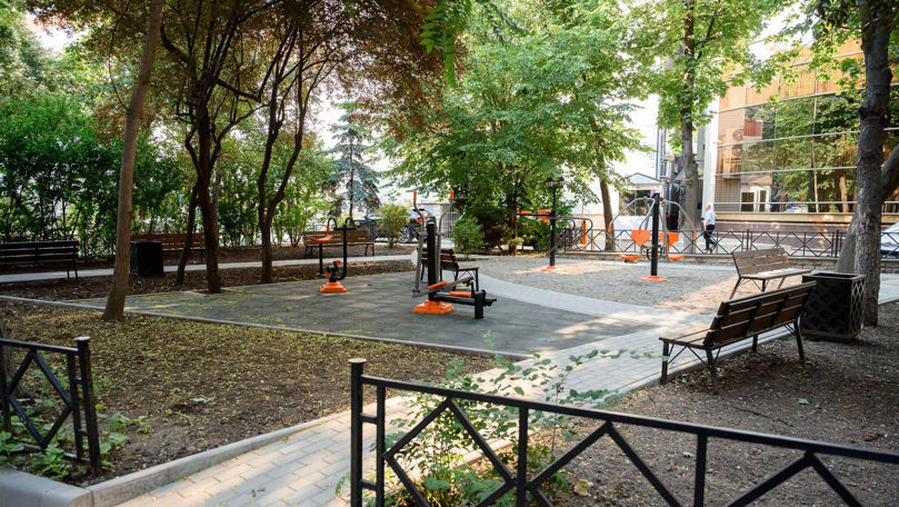Alte două curți de bloc din Capitală, modernizate prin Programul „Curtea Europeană”