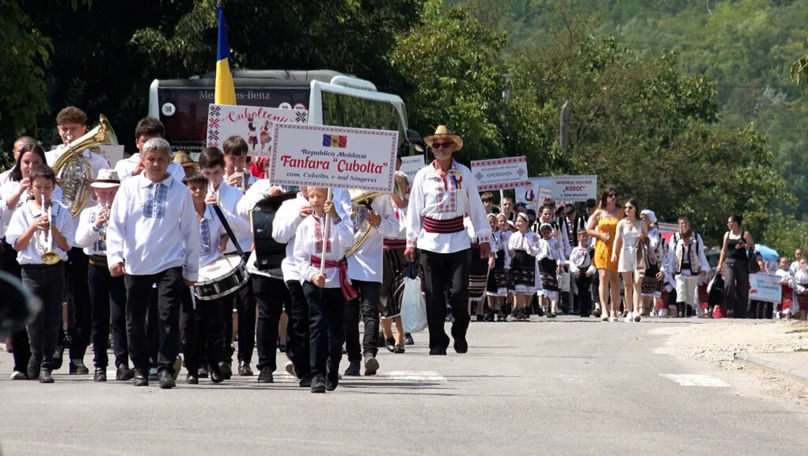 Portul popular, muzica și dansurile tradiționale, sărbătorite la Sângerei printr-un festival