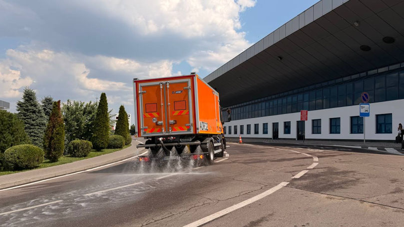 Canicula pune la încercare Aeroportul Chișinău: Suprafețele sunt răcite cu apă