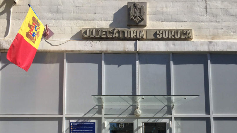 O femeie din Soroca, amendată după ce fiul său a abuzat sexual un alt minor