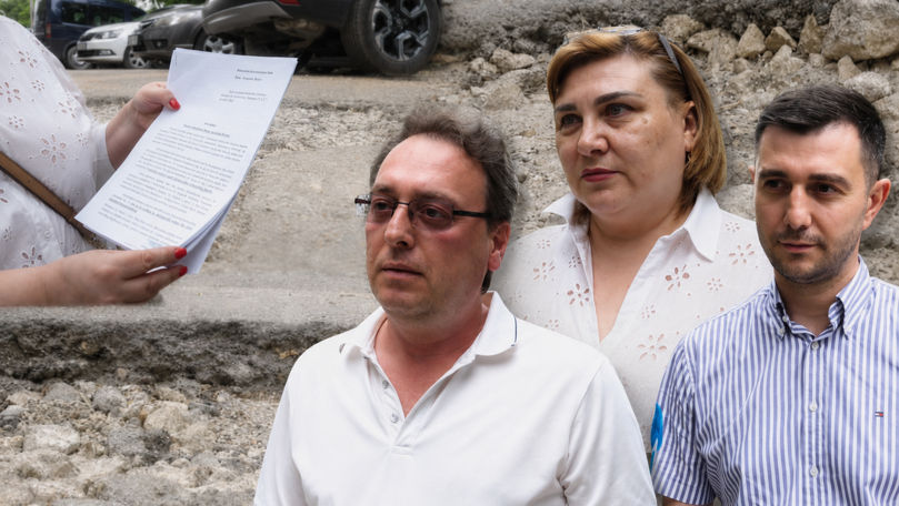 Drum plin de gropi la Bălți. Locuitorii se oferă să-l repare singuri