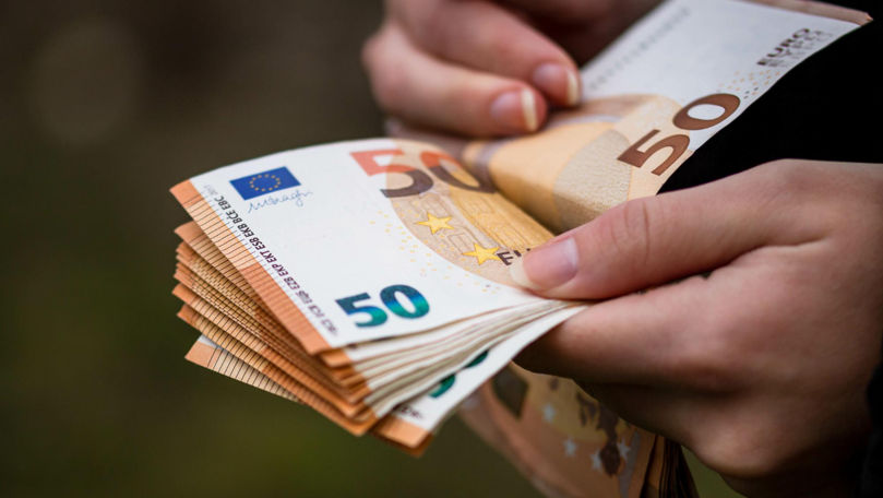 Sumele de peste 10.000 de euro pot fi declarate online înainte de a ajunge la vamă
