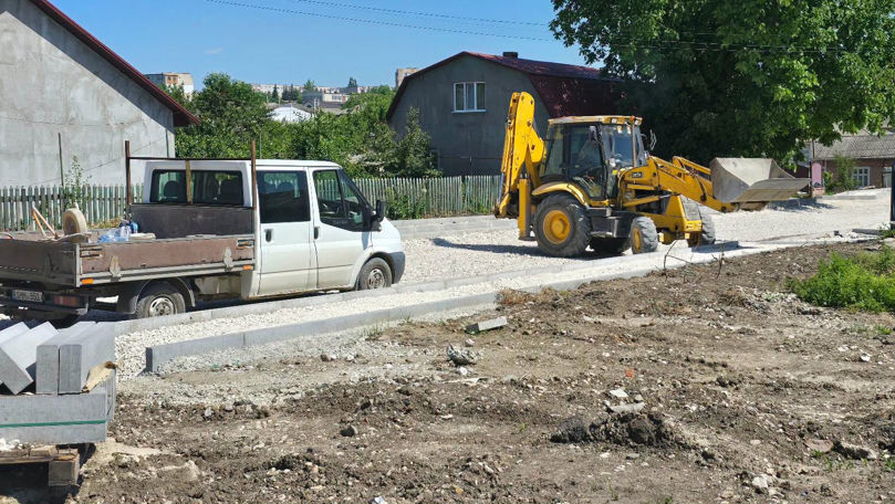 Șantiere pe mai multe străzi din Drochia. Ce lucrări se desfășoară