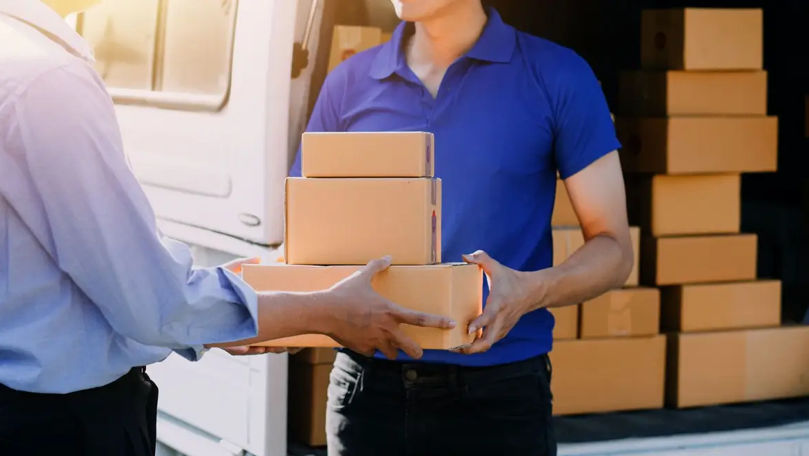 Moldovenii comandă tot mai mult online: Aproape 12 milioane de colete într-un an