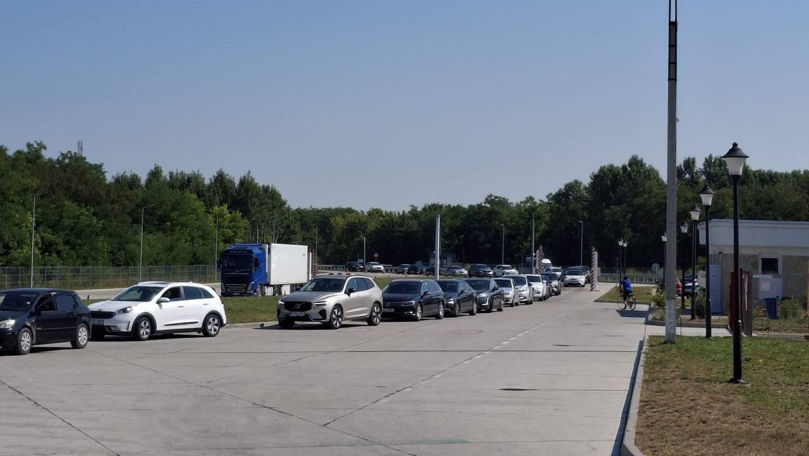 În atenția călătorilor: Trafic intens la PVFI Sculeni pe sensul de ieșire din Moldova