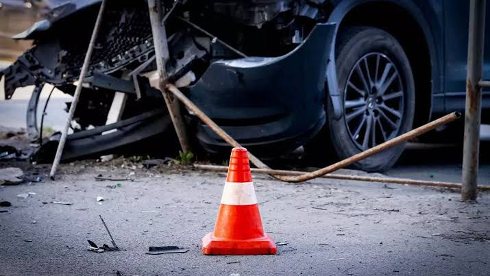 Carambol în Capitală: Trei mașini, avariate considerabil în urma unui accident