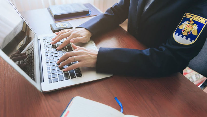 Serviciul Vamal: Declarația călătorului poate fi completată online
