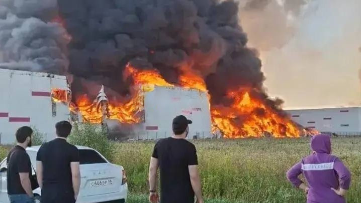 Ucraina a atacat din nou Rusia: Șapte morți, zeci de răniți și incendii uriașe