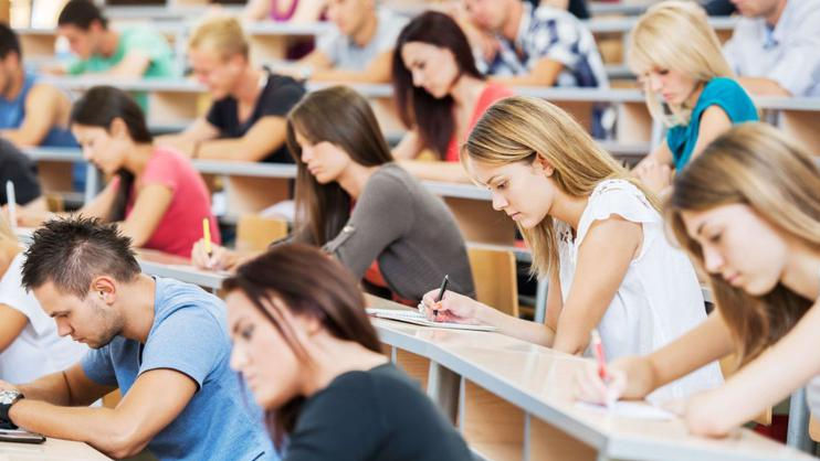 Peste 8.000 de locuri bugetare vor fi oferite în universități în noul an de studii