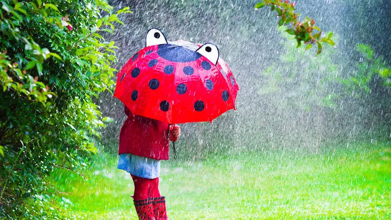 Ploi în unele regiuni și temperaturi de până la 27°C: Prognoza meteo pentru mâine