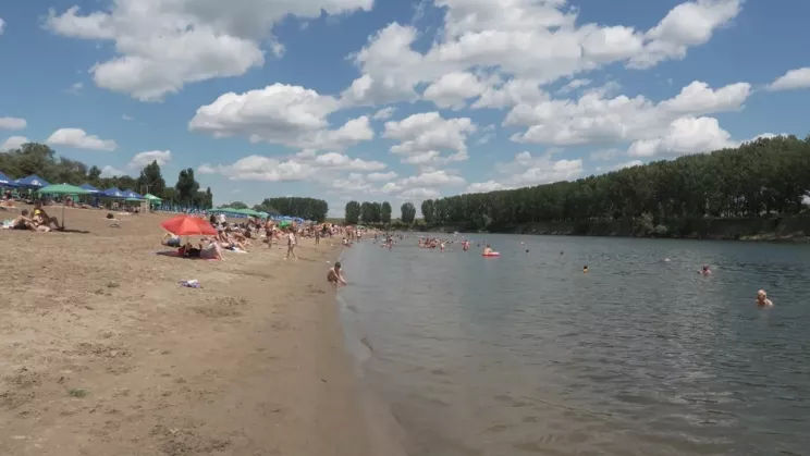 Plajă lângă casă, prețuri ca la mare: Cât costă un sejur de 7 zile la Vadul lui Vodă