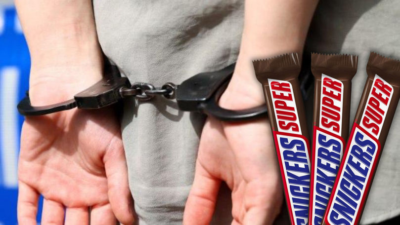 La închisoare pentru trei Snickers și 157 de lei: Ce a făcut un bărbat